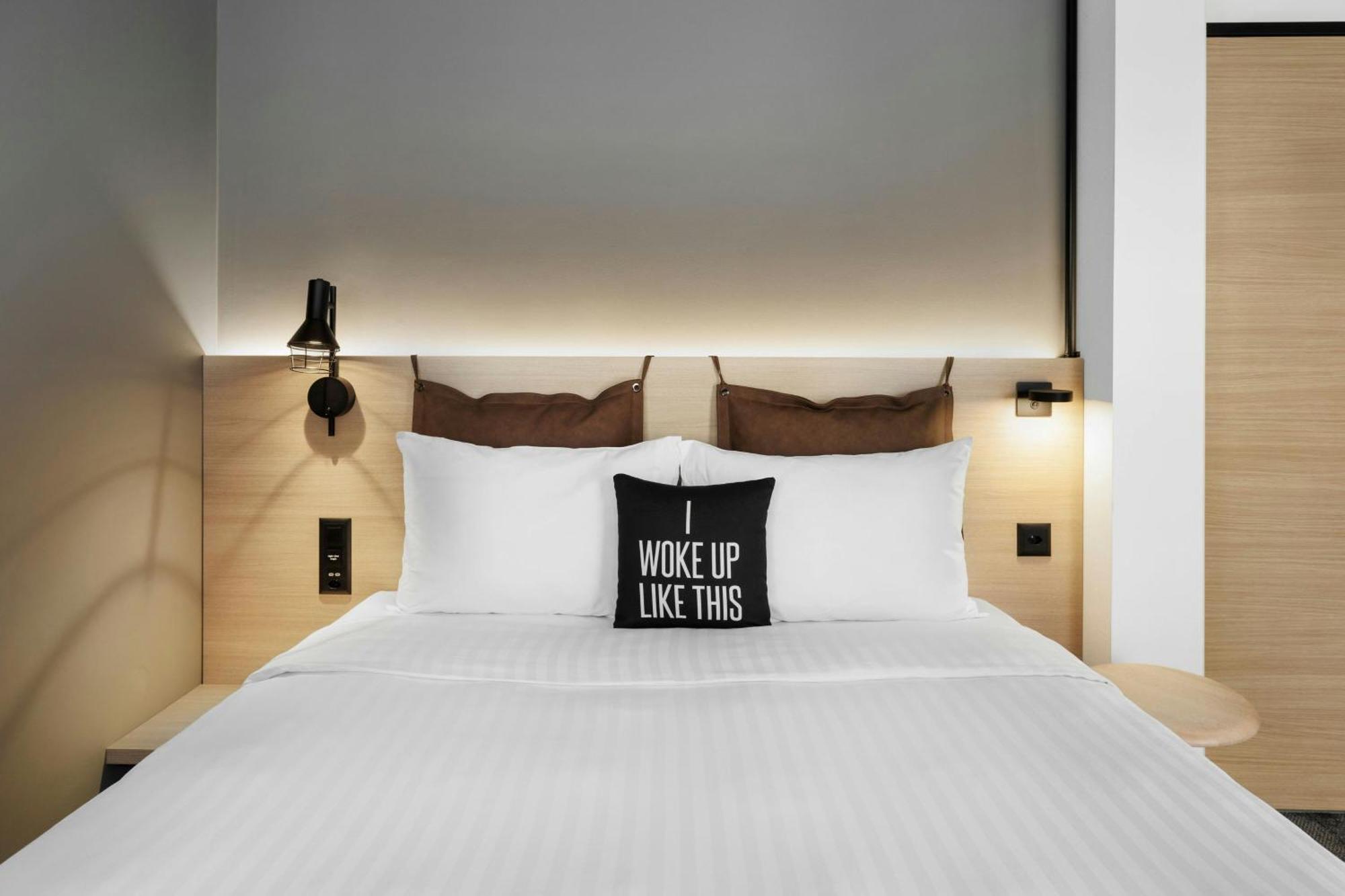 Moxy Letzigrund Queen Room Balcony