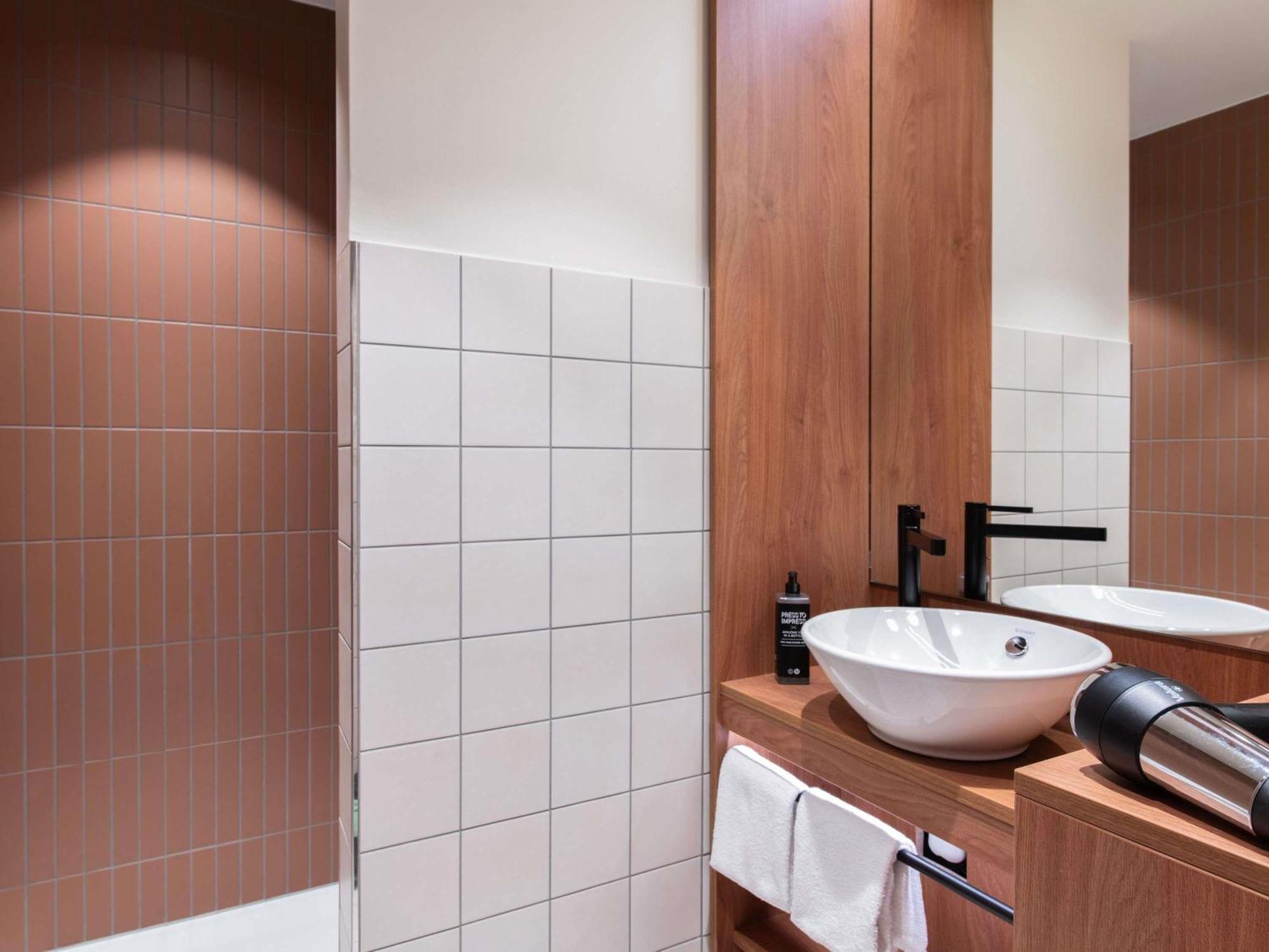 Superior One-Bedroom Apartment